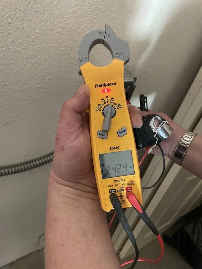 Voltage testing with clamp meter during Aluminum Wiring Replacement in Hamlin